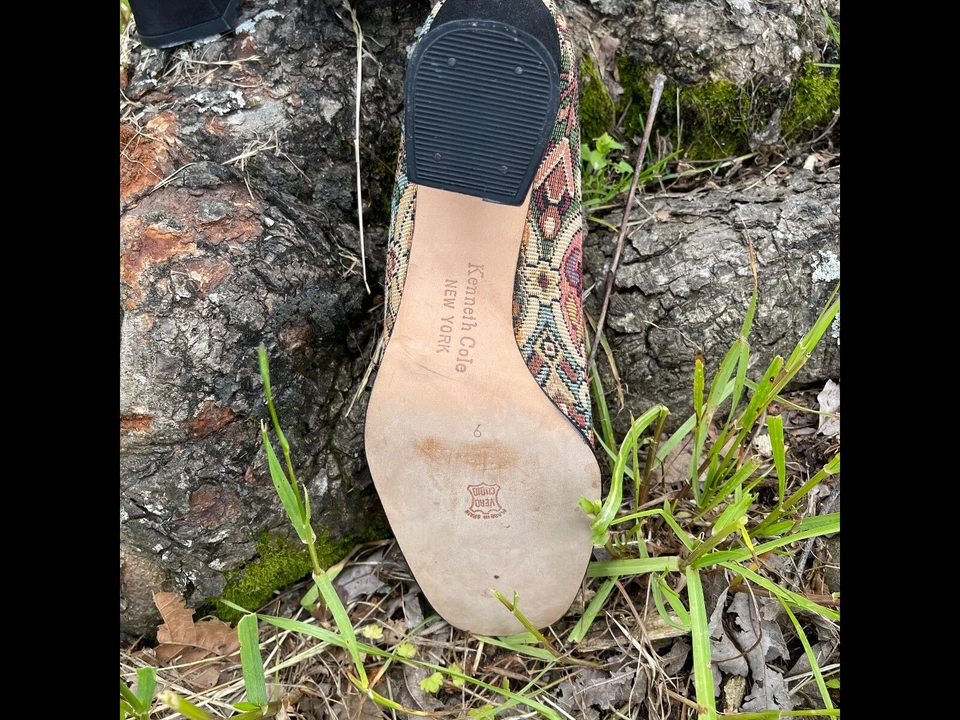 Tacones de mujer vintage Kenneth Cole Luis XIV tapiz rococó años 90 Foto 4 de 4