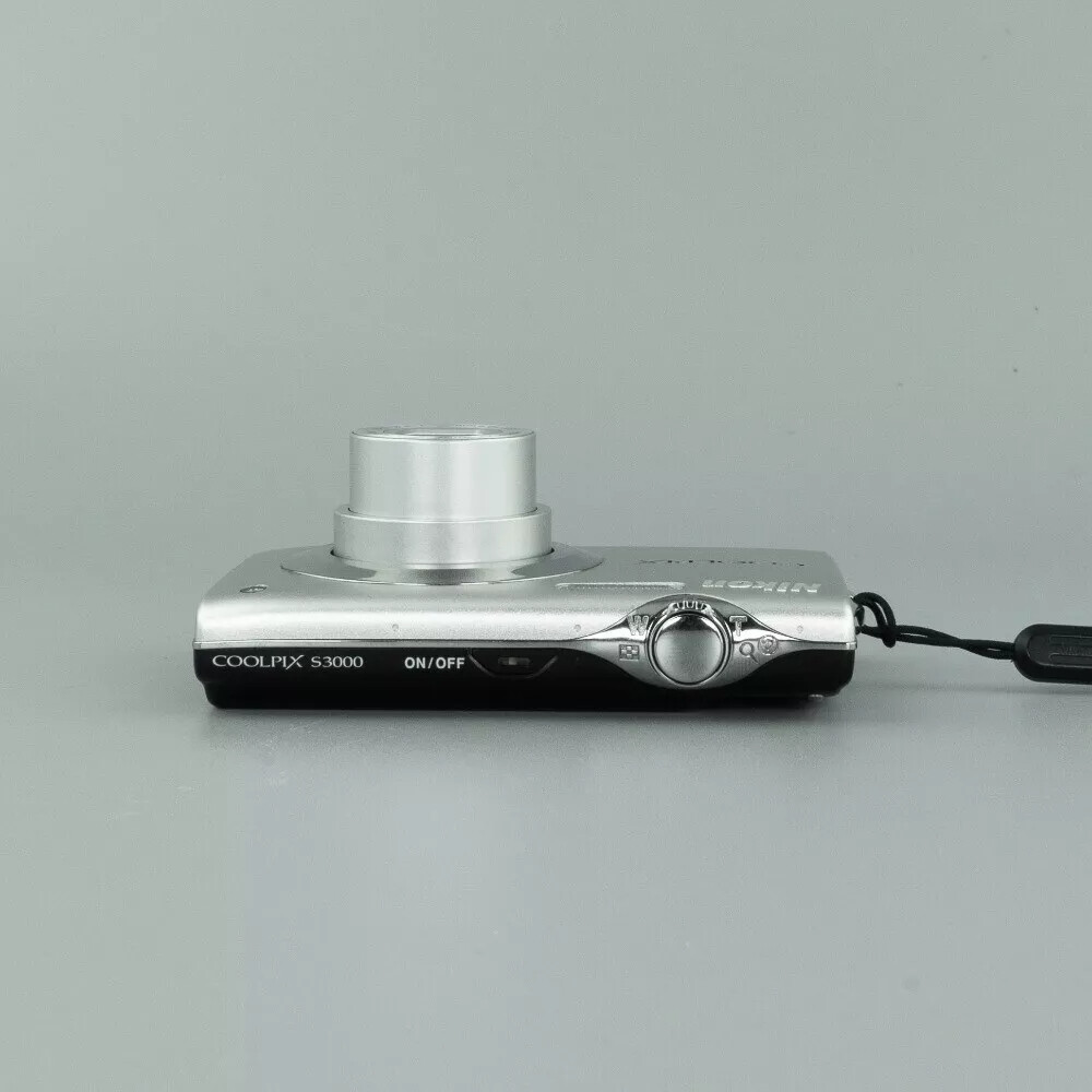 NIKON COOLPIX S3000 Digital camera Silver Used Working From Japan