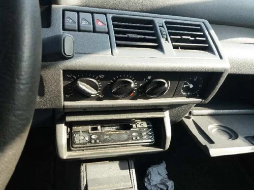 7700813585 Maneta Interior Delantera Izquierda para RENAULT CLIO I FASE 1485101 - Imagen 9 de 10