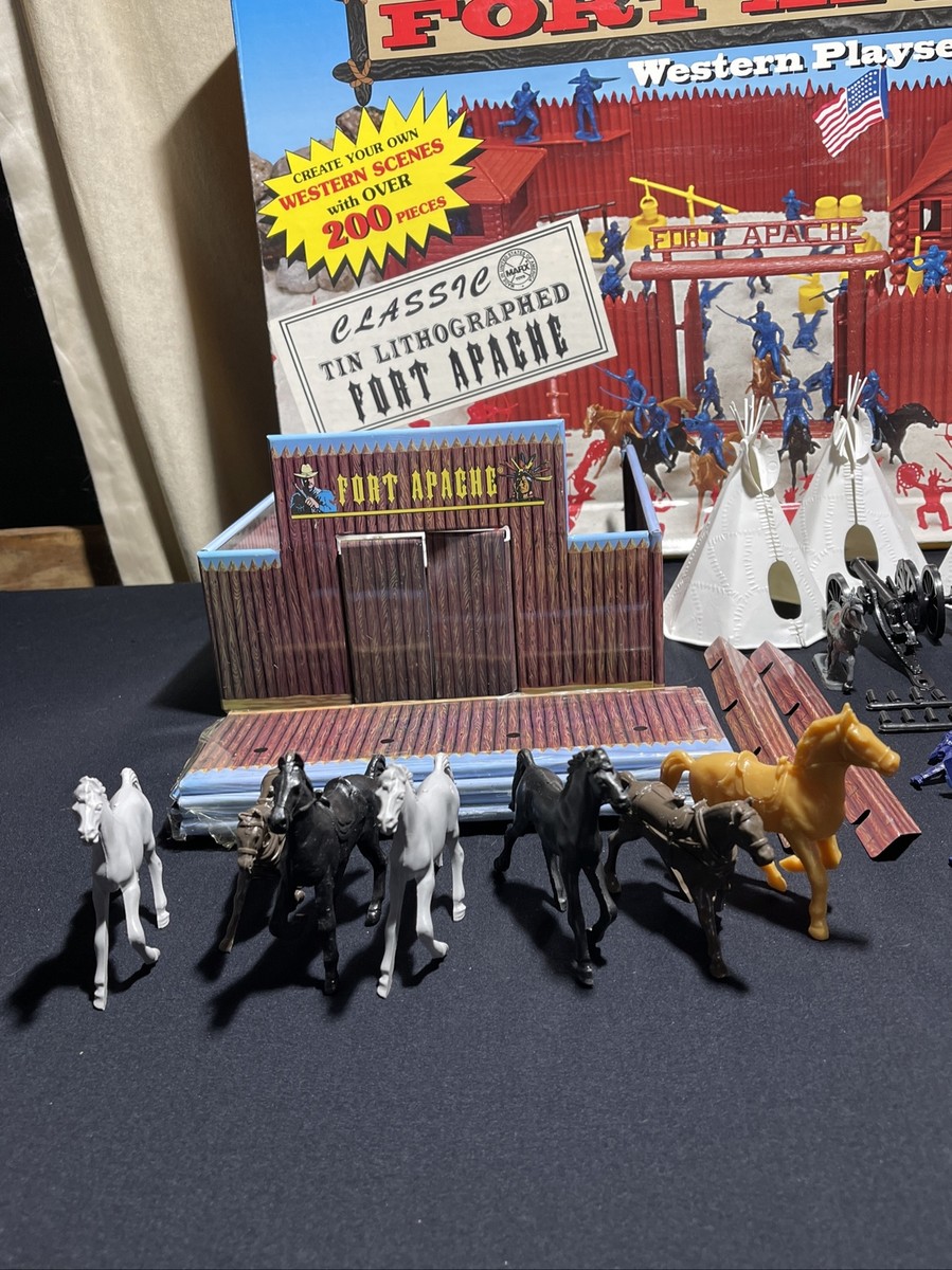 VINTAGE MARX FAMOUS FORT APACHE WESTERN PLAYSET NO. 4502