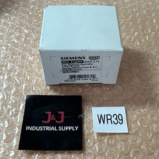 BRAND NEW W/Keys- Siemens Oil Tight Key Selector Operator 52SC6BV Spring Return