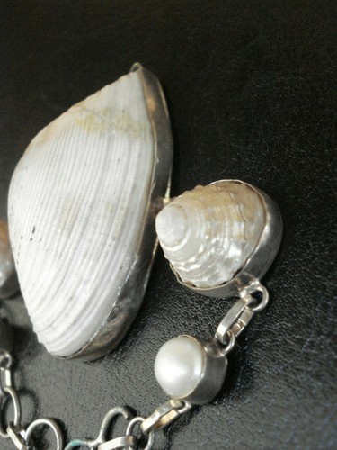 RARE BEAUTIFUL VTG. PEARL & REAL SEA SHELL Sterling Silver LINK Bracelet. - Picture 4 of 11
