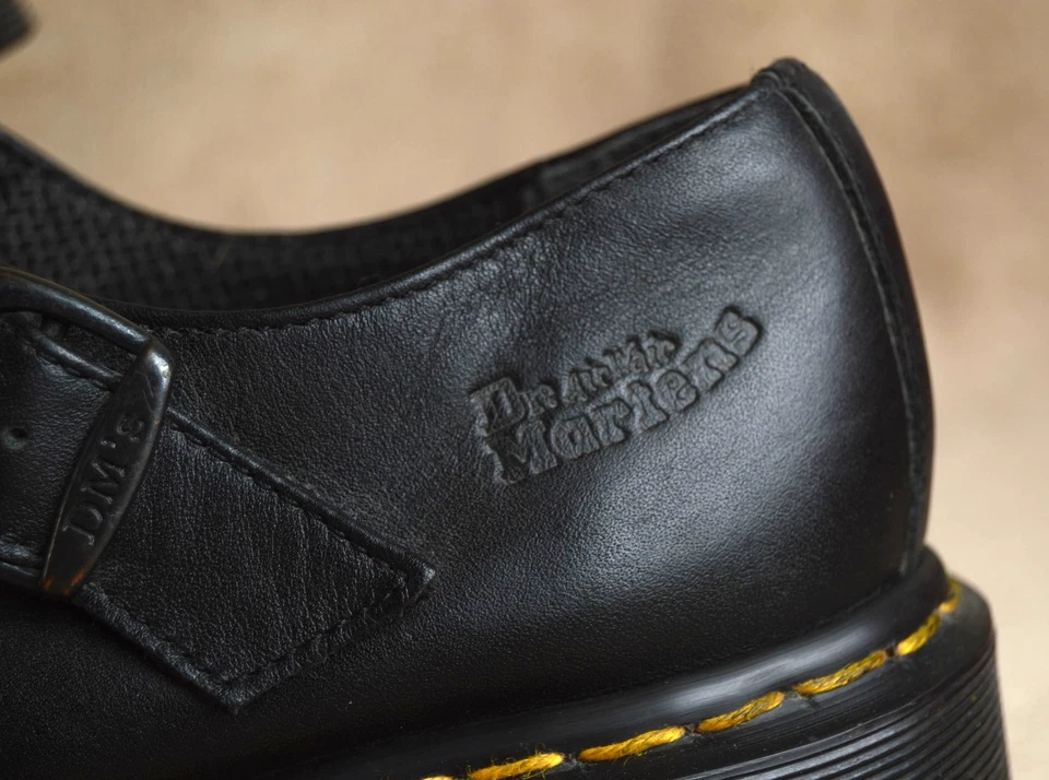 Sapatos femininos Dr. Martens Mary Jane plataforma couro 8 EUA preto alça em T - Imagem 4 de 4