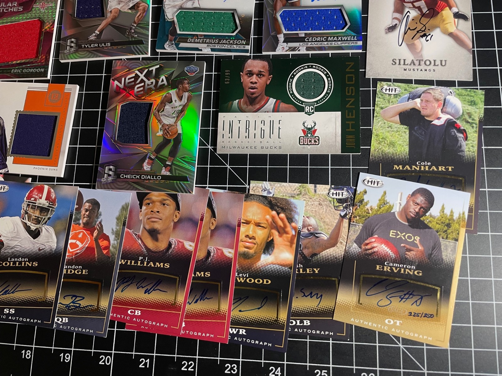 Quality PATCH / AUTO / #'d Basketball & Football Lot Bulk Estate 2010s Swatch view 9