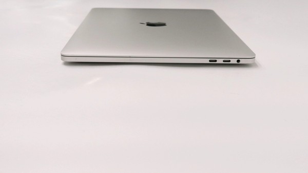 Apple MacBook Pro 13" i5-8279U 16GB 256GB - Bueno 4