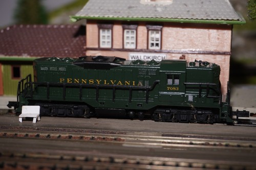 RF28/28] Arnold N 5042 U.S. Diesellokomotive EMD GP9 Pennsylvania 7083 teilw.def | Zustand: Als Ersatzteil / defekt