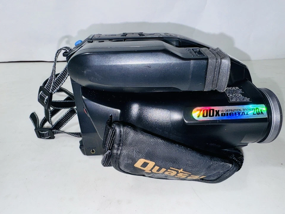 Quasar Palmcorder Camcorder VHS-C Model # VM-L152  untested - Image 3 of 4