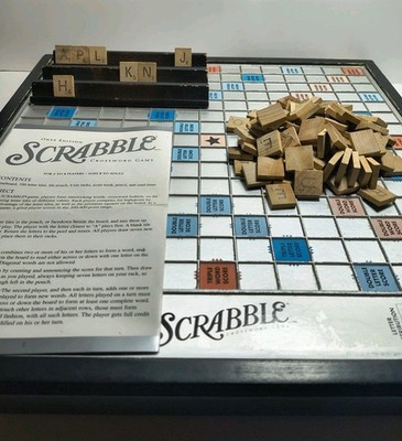 2006 Scrabble Onyx Edition Rotating Board Turntable No Box