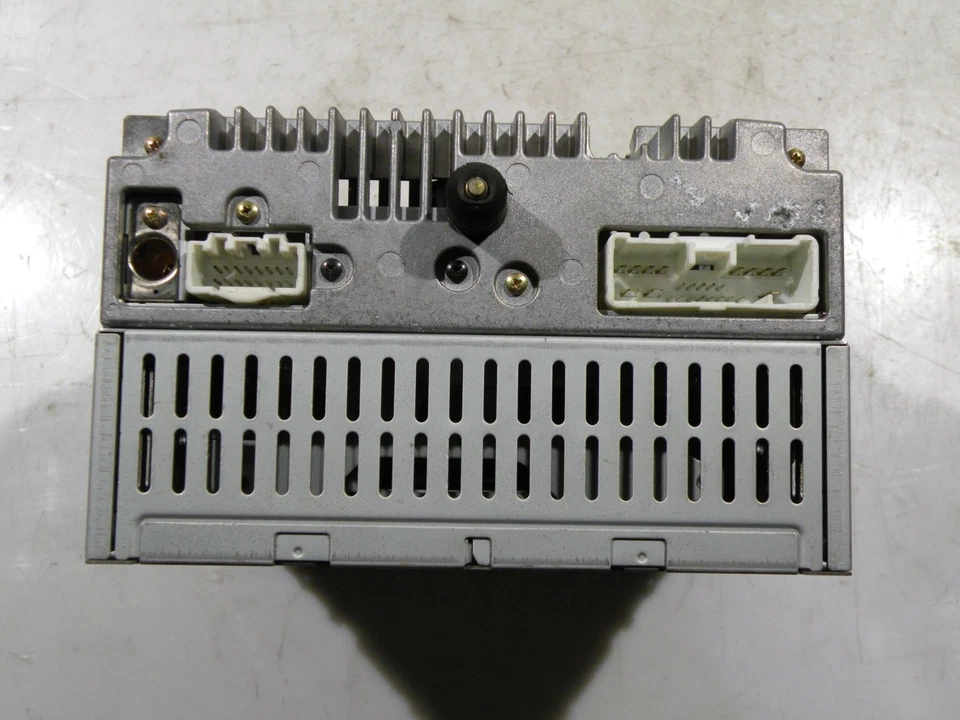 Reproductor de CD estéreo radio LHD MAZDA 626 2001 Foto 4 de 4