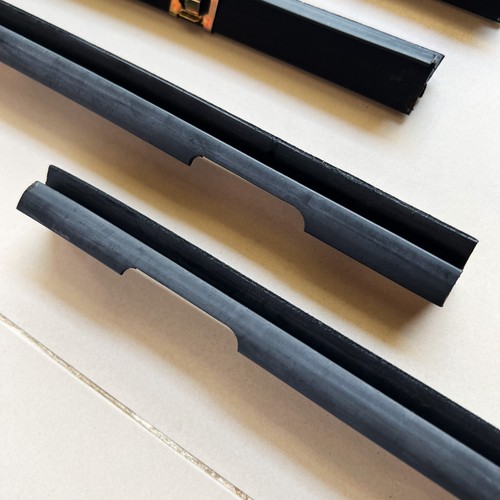 79-83 for Toyota Hilux RN30 LN40 Pickup door belt line weatherstrip rubber seal - Picture 5 of 6