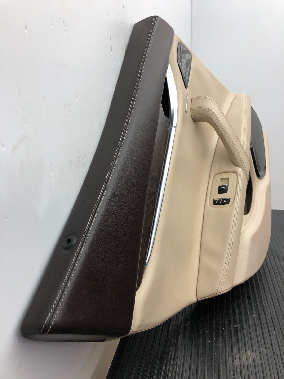 2014 - 2017 MASERATI GHIBLI M157  REAR LEFT DOOR TRIM PANEL 6700183820