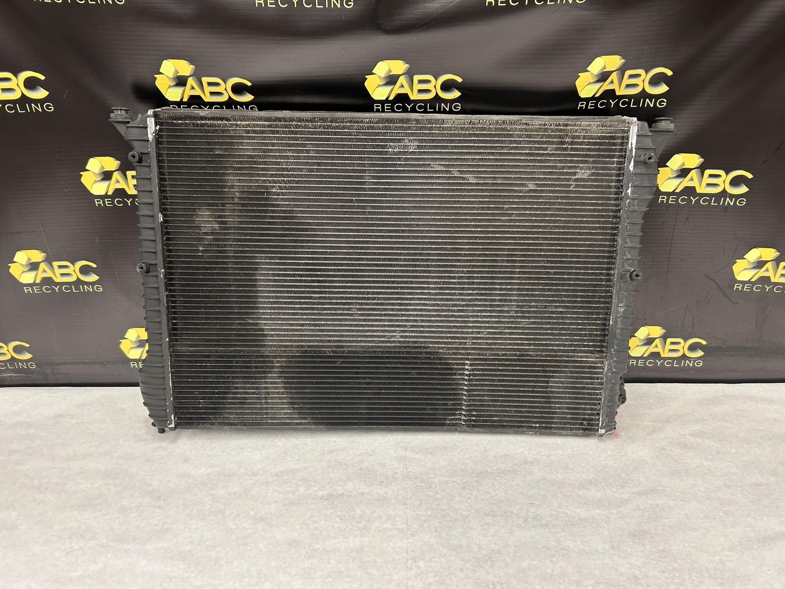 2007 Bentley Flying Spur Radiator Assembly BENTLEY 07 OEM