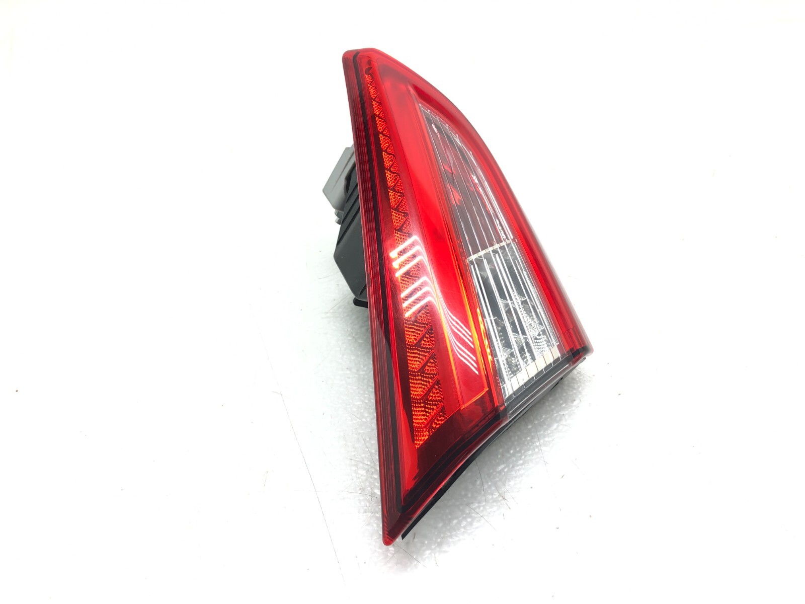 2014-2017 MASERATI GHIBLI S LEFT DRIVER REAR INNER TAIL LIGHT OEM.