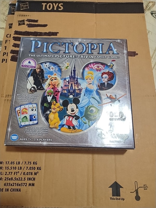 Pictopia Disney Edition Picture Trivia Betting Bluffing Family Board Game 