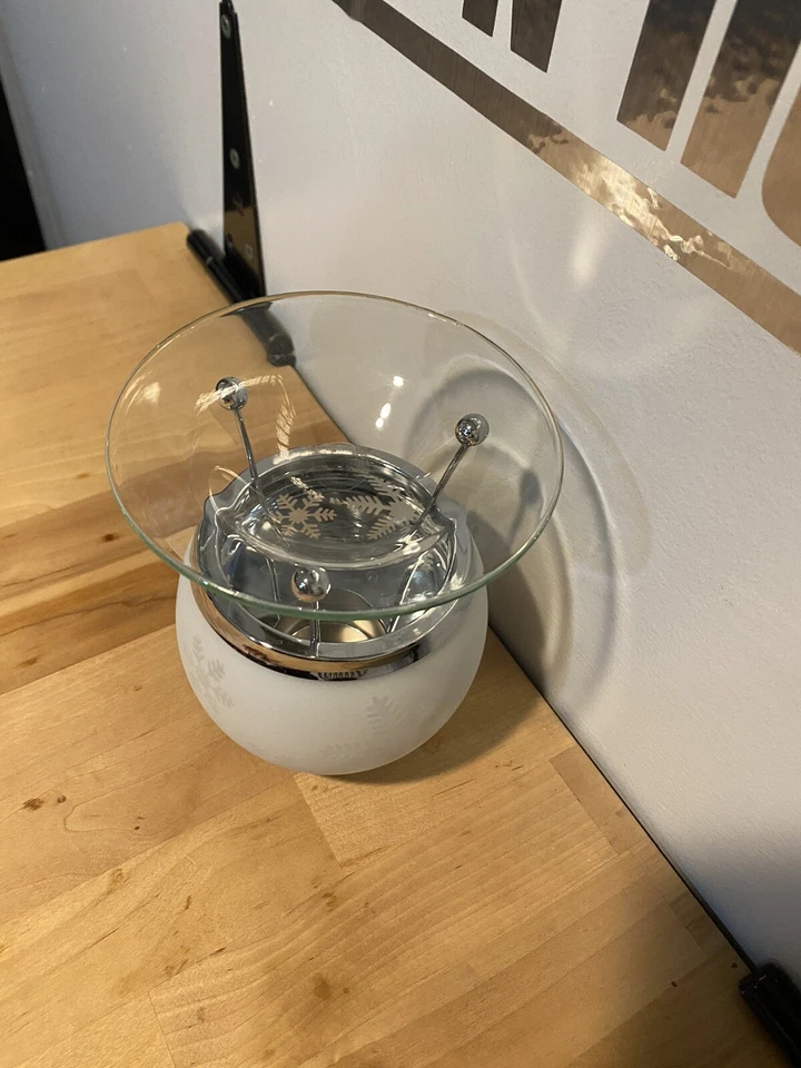 Calentador de aceite Slatkin & Co DANCING TEALIGHT COPOS DE NIEVE Foto 3 de 4