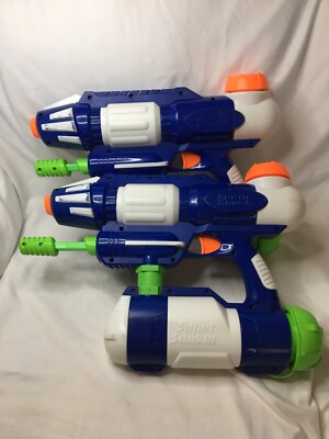 Set Of 2 Super Soaker Arctic Shock Water Guns 2004 Hasbro Blue/Green/White