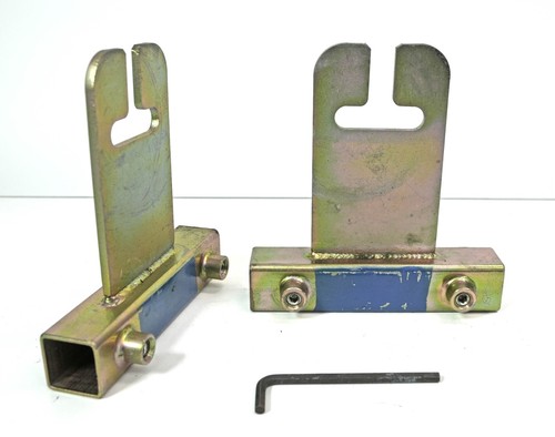 MODERN STUDIO CONNECTOR FOR 1" SQUARE TUBE WITH EAR