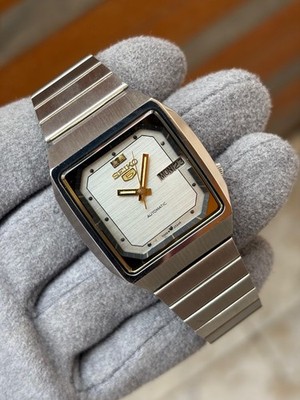 Vintage Seiko 5 Automatic Day/Date Mens Wrist Watch