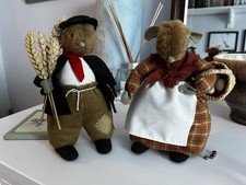 Two Country Mice Models