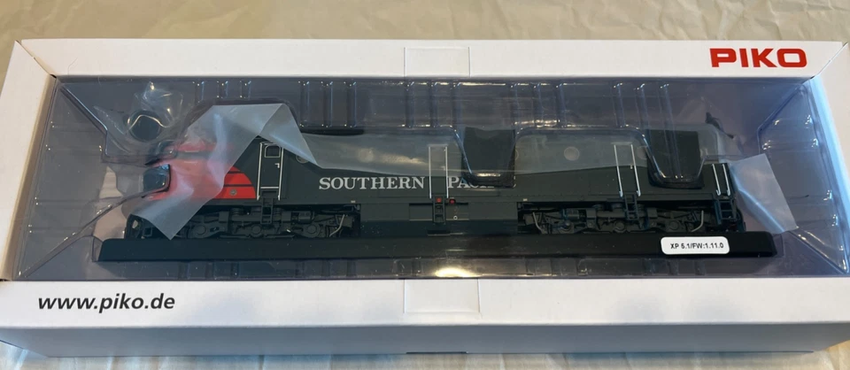 NEW PIKO #97445 HO Scale Southern Pacific ML4000 Locomotive #9001 w/ DCC & SOUND - Image 2 of 4