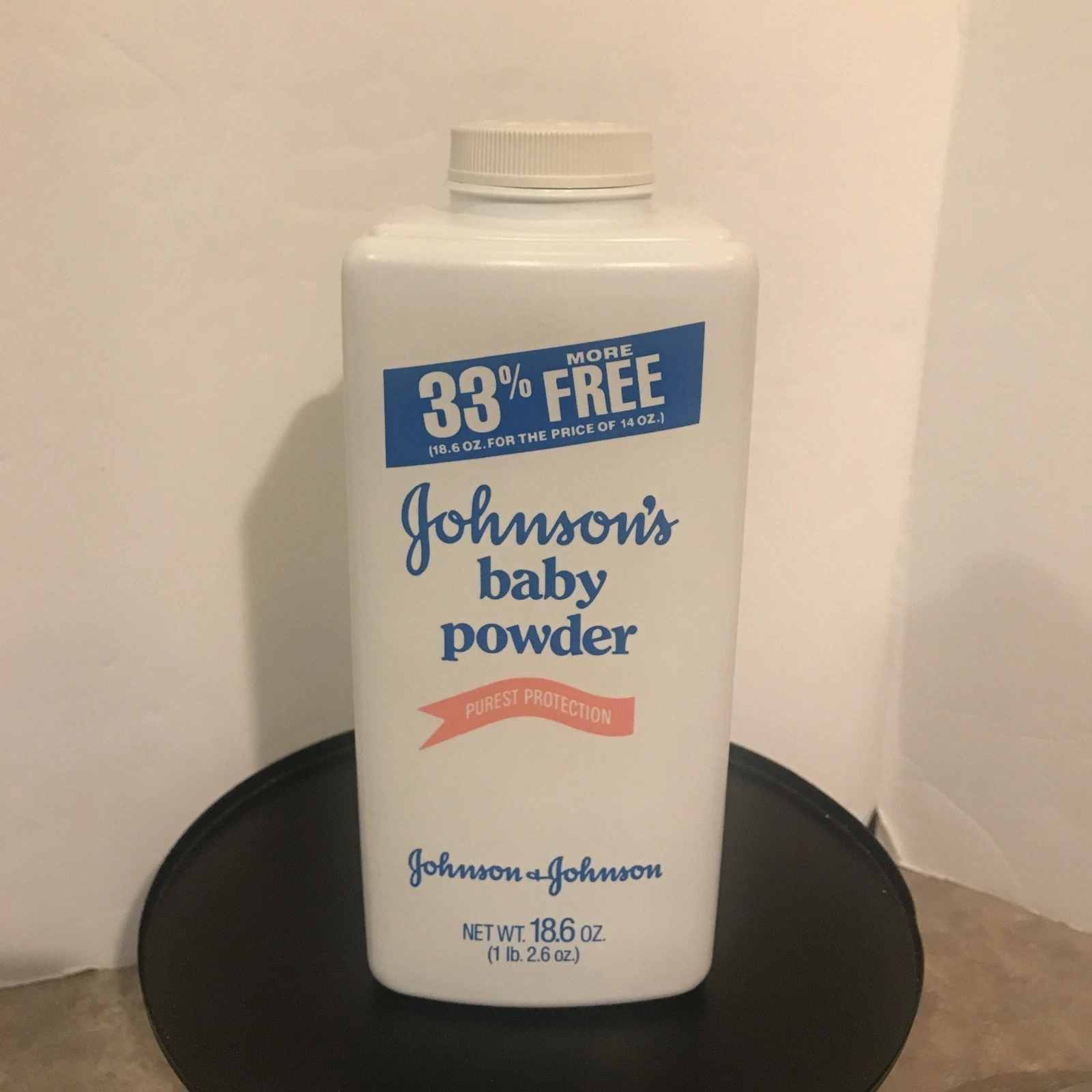 Johnson’s baby powder With talc 18.6 Oz.