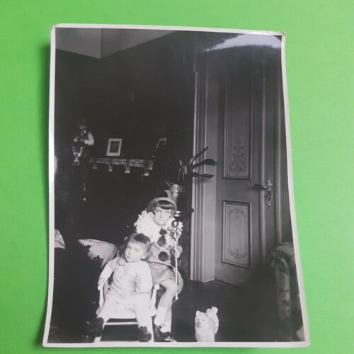 Photo antique, vintage, two children for carnival, 1927, old - Picture 1 of 6