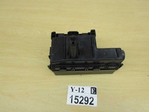 2004 2005 2006 2007 INFINITI QX56 fuse box case housing ... 2006 infiniti qx56 fuse box 