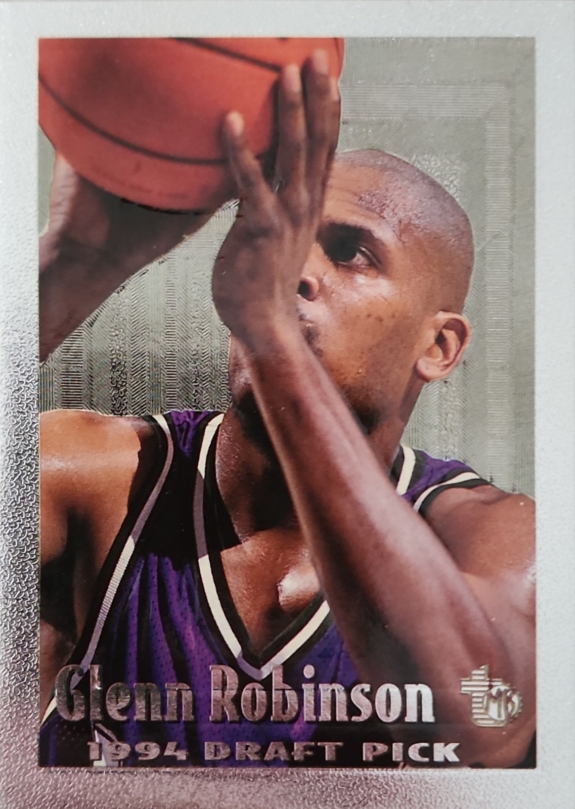 1994 Topps Embossed #101 Glenn Robinson - Milwaukee Bucks