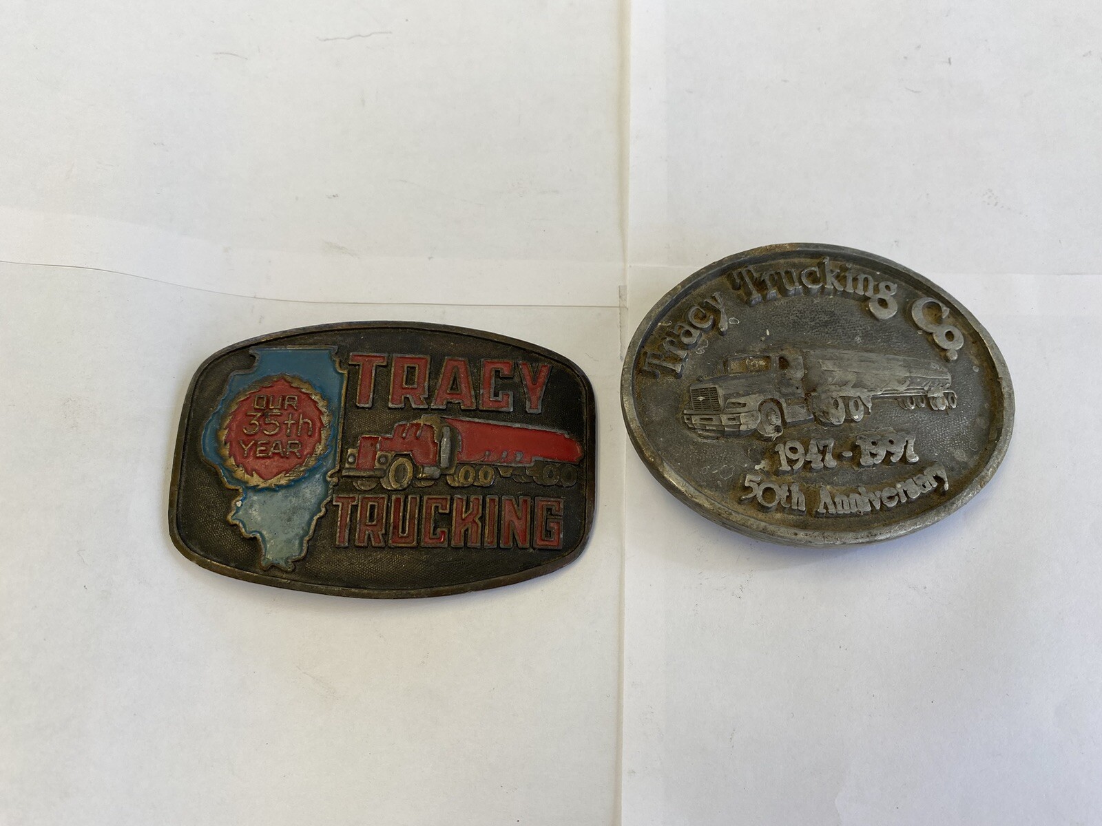 Lot Of 2 Tracy Truckers Co Semi Trucks Peterbilt Mack 18 wheeler Belt Buckle-image