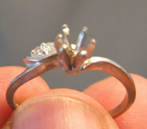 ANTIGUO ANILLO DE COMPROMISO DIAMANTES ORO BLANCO 14K 1/2 quilate talla 9,5 sin piedra Foto 3 de 4