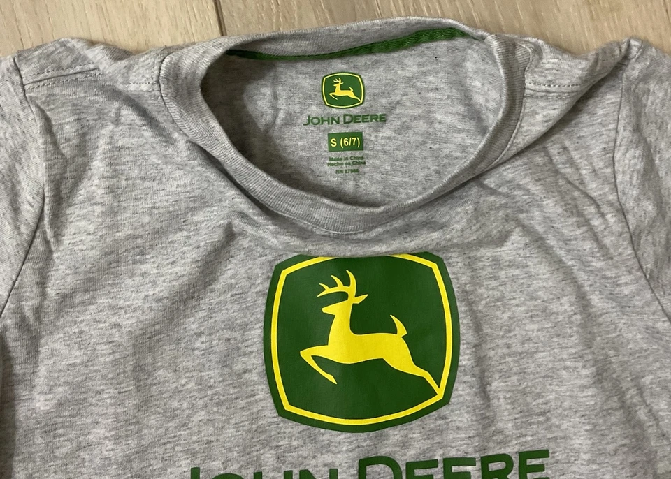 Youth Boys John Deere 徽标徽章 T 恤 Heather Grey 尺寸 S 6-8 二手状况完好 — 第 4/4 张图片