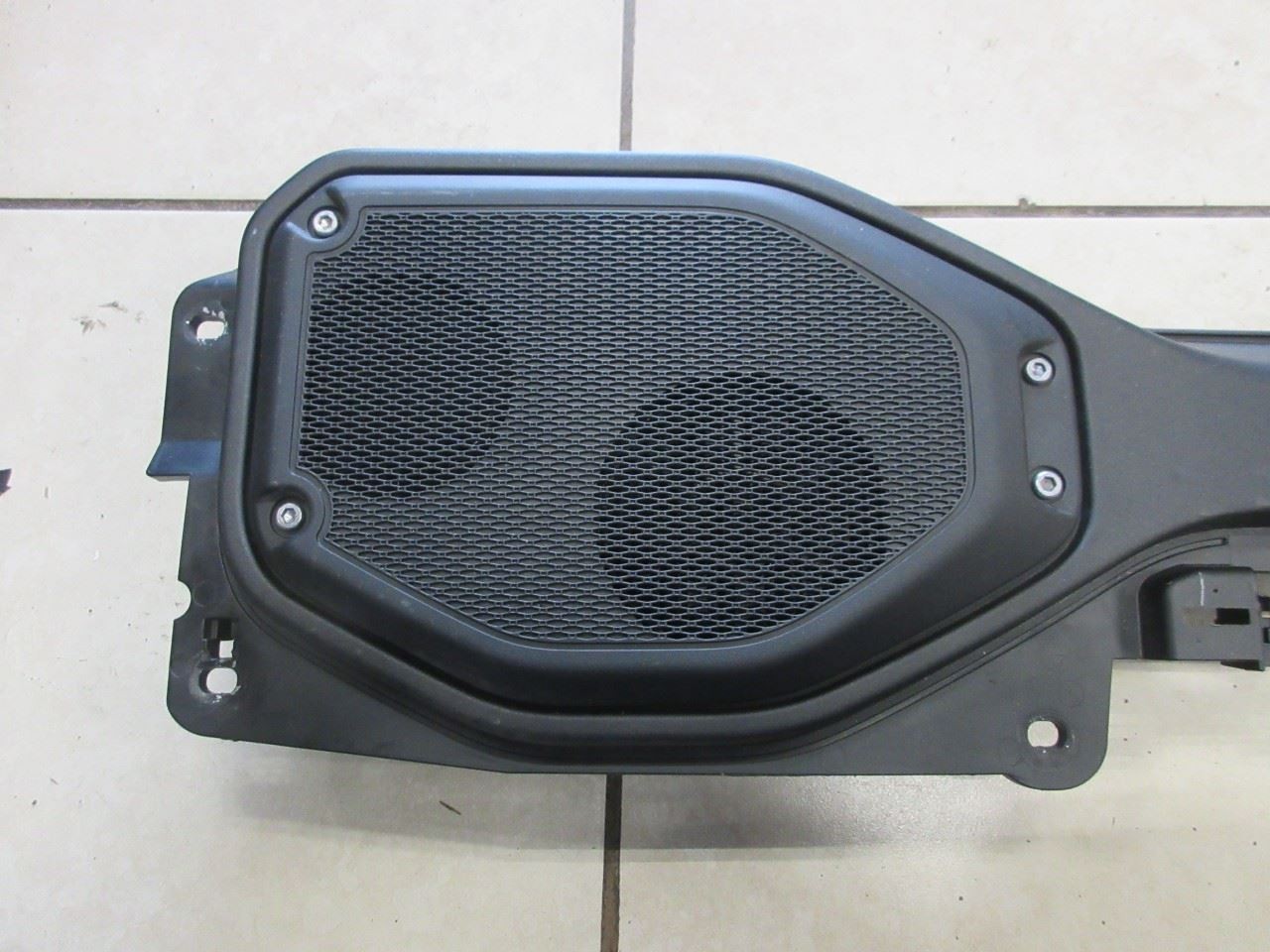 2018-2023 Jeep Wrangler JL OEM Speaker Enclosure Alpine Sound Bar 6AH07TX7AA