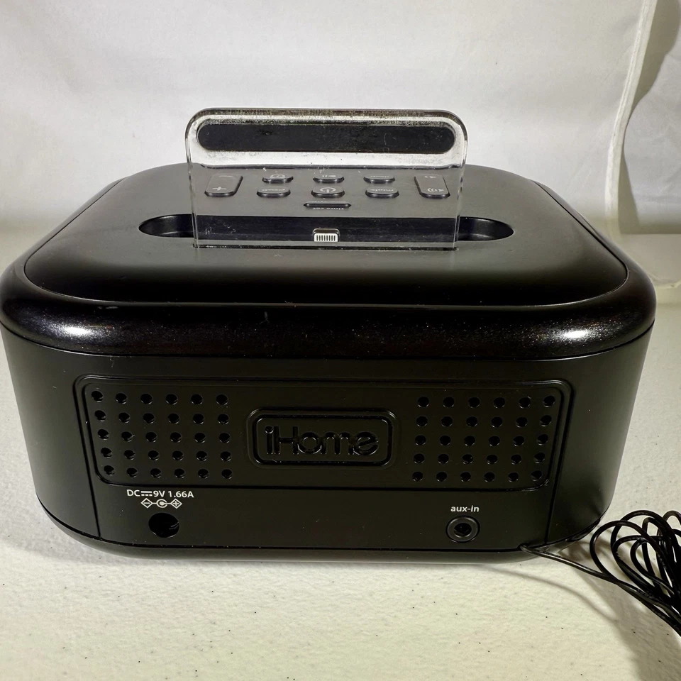 iHome iPL23 FM Alarm Clock Radio Stereo Lightning Dock Charge Black Works Great - Image 3 of 4