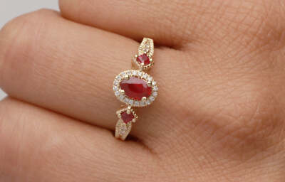 Gin and Grace Ariana Ring 14K Gelbgold Rundschliff Rubin 0,56tcw