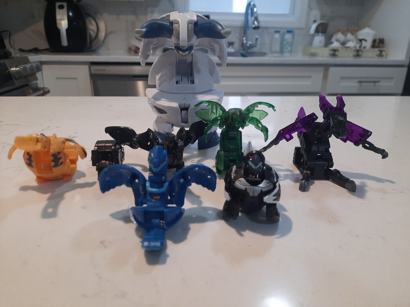 Lot 7  Bakugan Battle Brawlers Legends