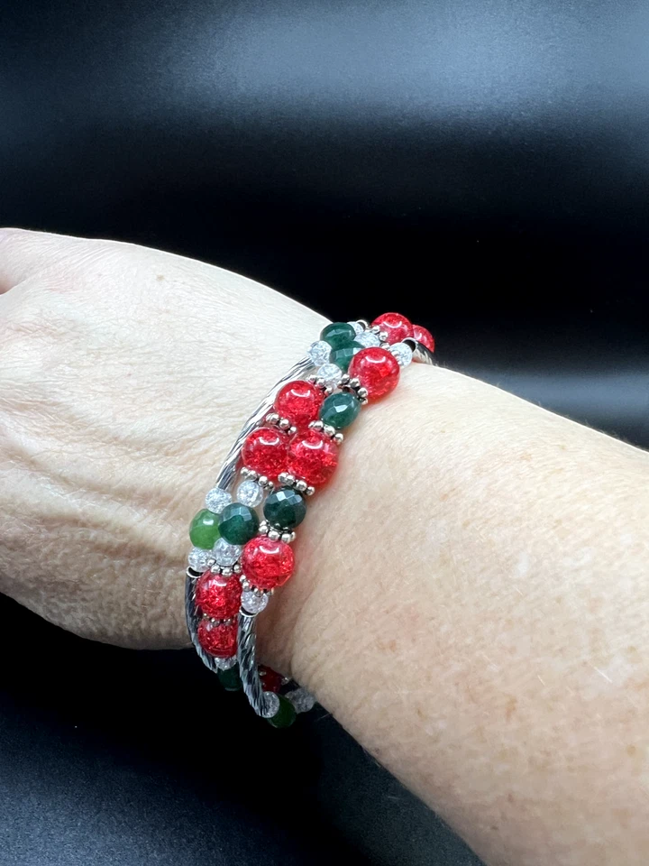 Pulsera/cierre deslizante hecha a mano de 3 hebras de cristal rojo, cuarzo verde y transparente Foto 2 de 4