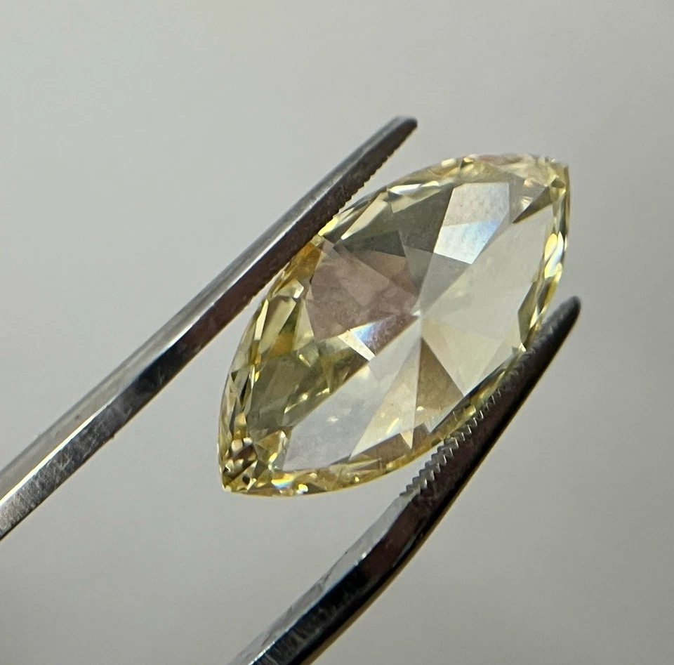 5.3 Ct Carat GIA Natural Fancy Yellow Diamond Modified Marquise Cut Brilliant - Image 4 of 4