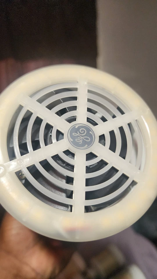 GE LED GRANERO LUZ 23500 lúmenes iluminación exterior se vende por separado Foto 3 de 4