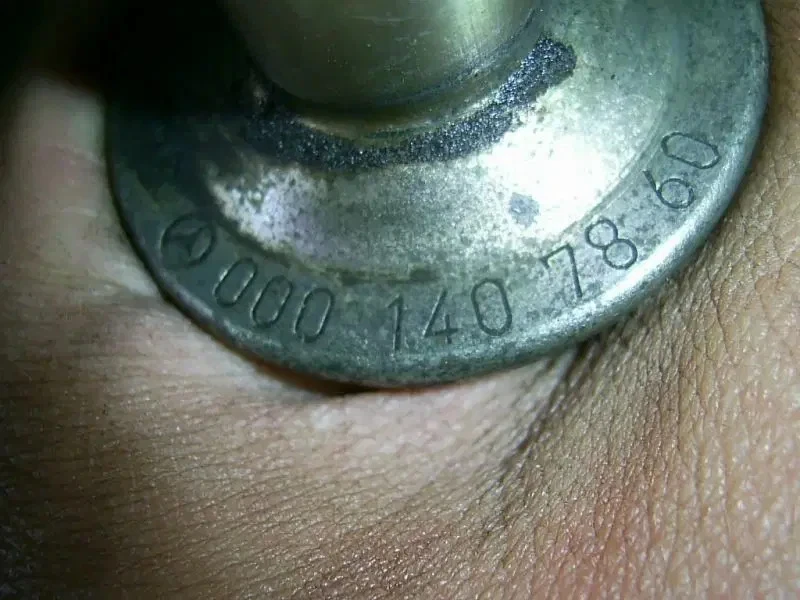 Mercedes-Benz S-Class 500 SEC C140 (W140) (4) EGR Valve Valve 0001407860 - Image 2 of 2