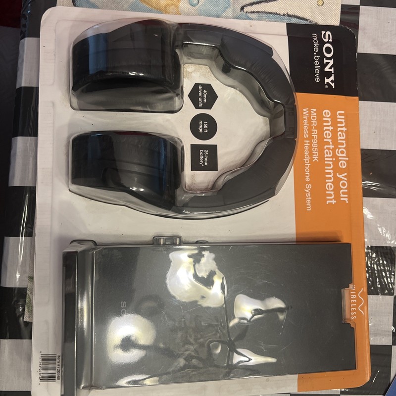2012  Sony Wireless Headphone System Black