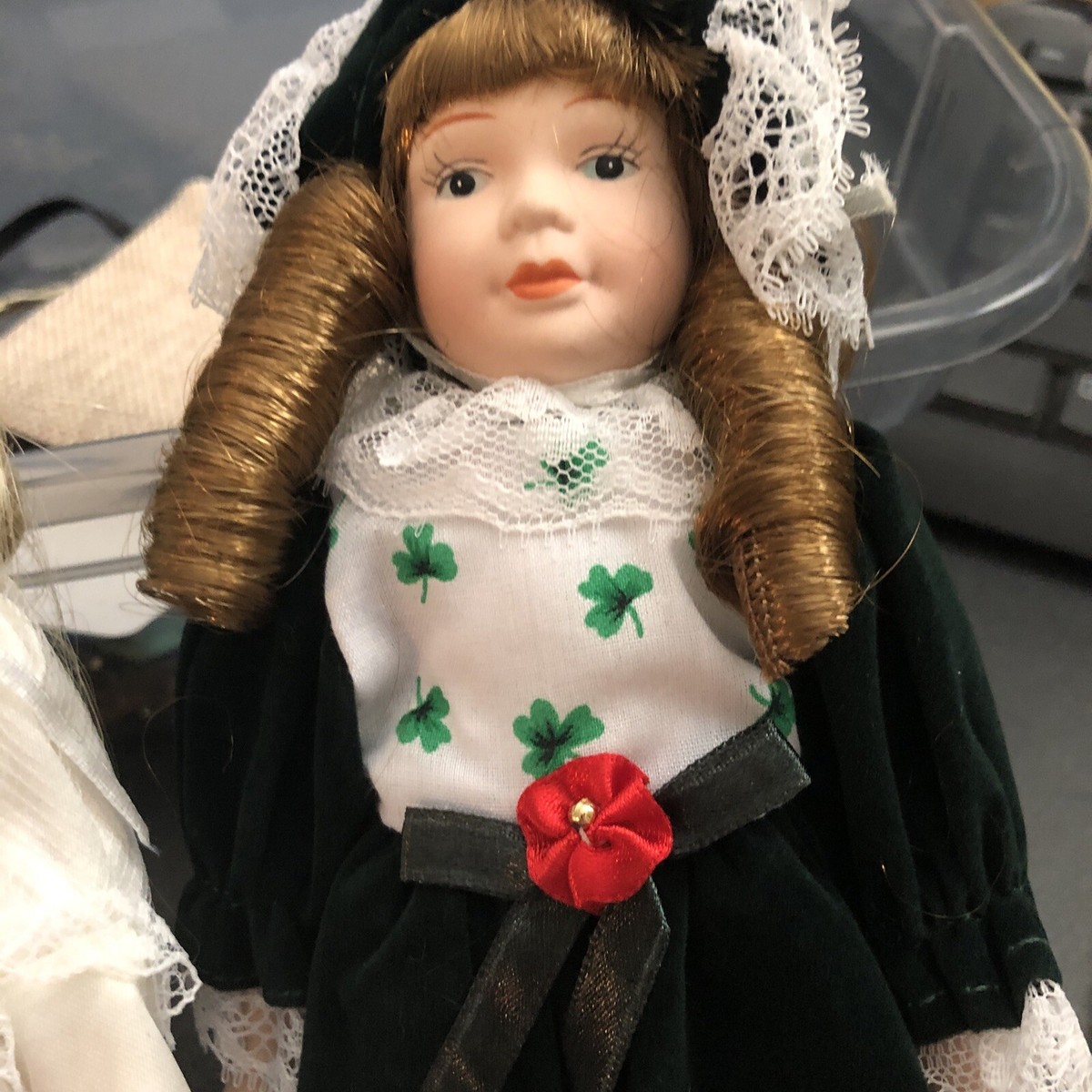 dolls countryページ【3点セット】 Set Of Three, 8 Inch Porcelain Dolls From Different