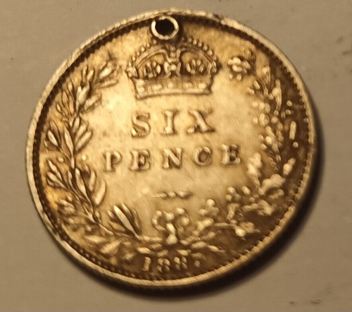 Victoria Sixpence Jubille Kopf 1887 mit Loch sehr guter Zustand siehe Scans - Bild 2 von 2