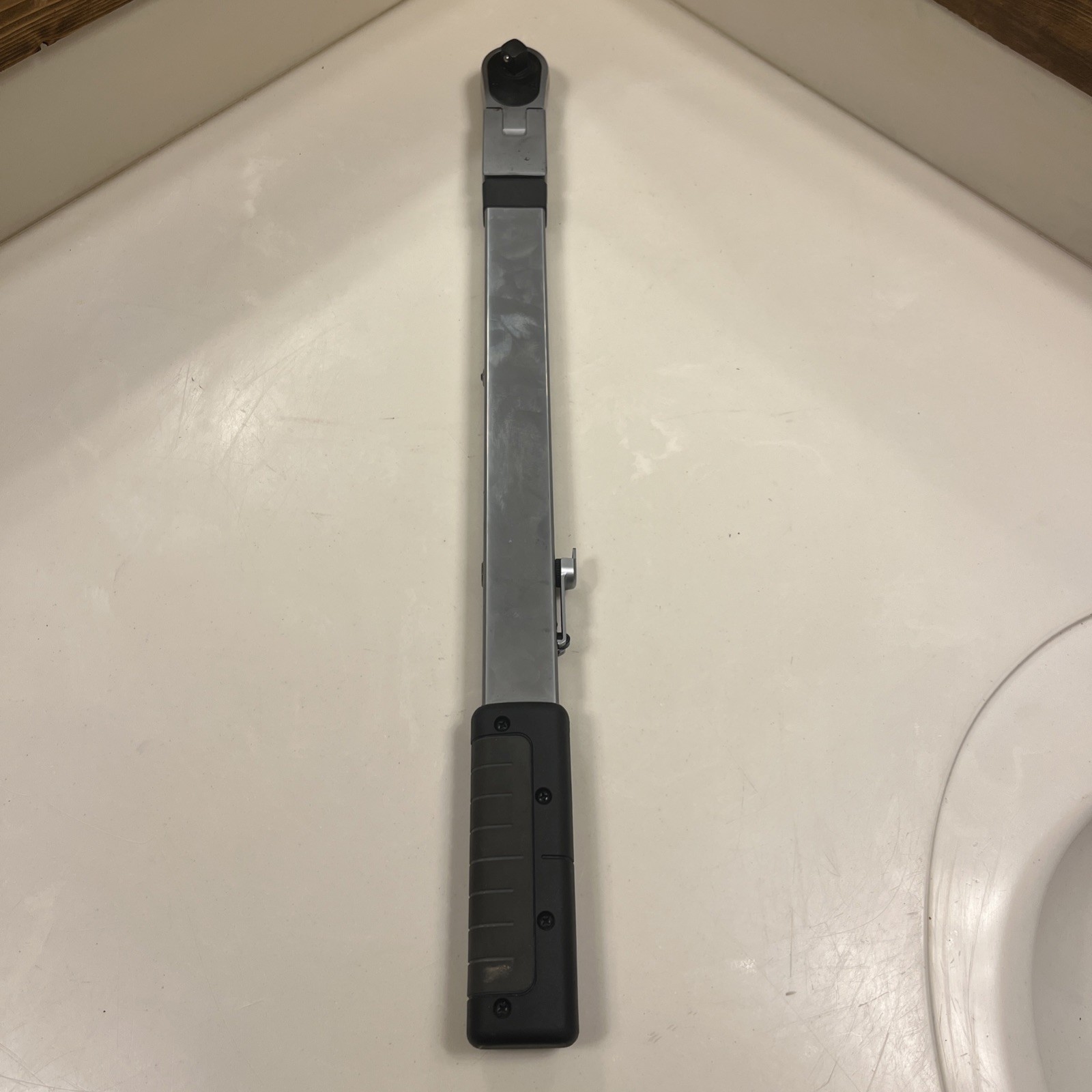 Tekton TRQ62203 1/2 Inch 72-Tooth Split Beam Torque Wrench (40-250 ft.-lb.)