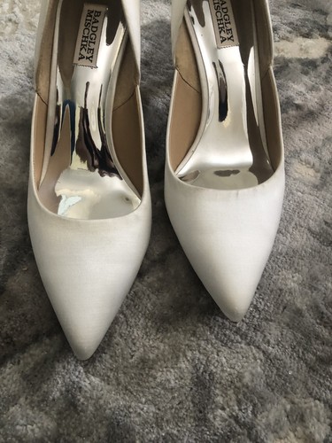 Nearly New Badgley Mischka Rouge Evening Pumps Size 9.5In White - Picture 3 of 7