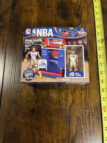 The Bridge Direct NBA Locker Room (Starter) Set: Blake Griffin Basketball - Picture 1 of 4