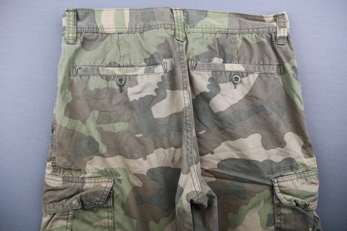 Pantalones cortos de carga vintage para hombre Old Navy 2007 camuflados verdes talla 30 - Imagen 11 de 11