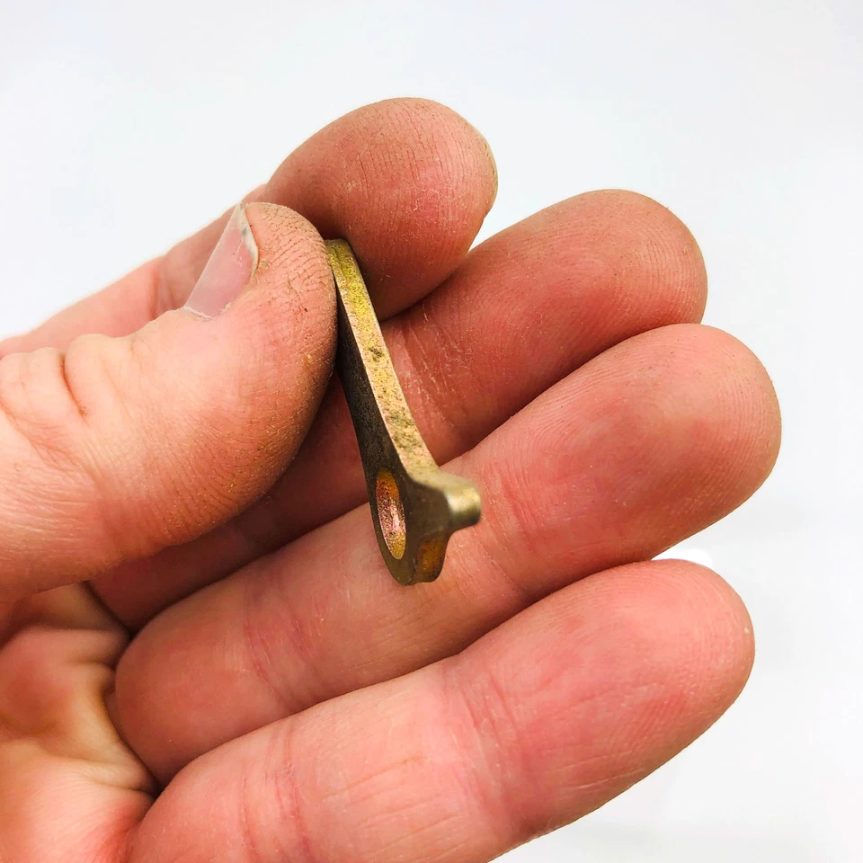 Trinquete de arranque para motosierra Tanaka 78811600210 OEM nuevo stock antiguo nuevo en stock Foto 3 de 4