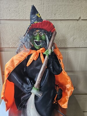 19  Fiber Optic Witch Green Face Broom Halloween Decoration Lights Up Works Well