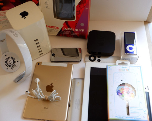 Apple Electronics,magsafe charger, headphones, keyboard phone, Ipads Lot AS IS