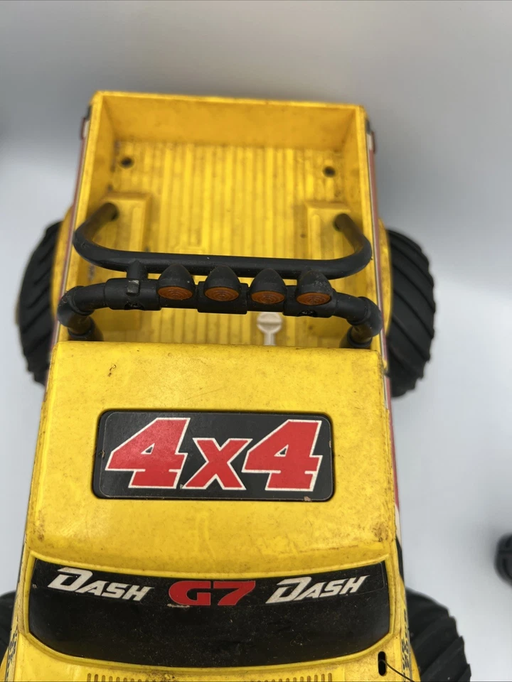 Vintage 80's Radio Shack 4x4 Off-Roader RC  Monster Truck - Turns On -For Parts - Image 4 of 4